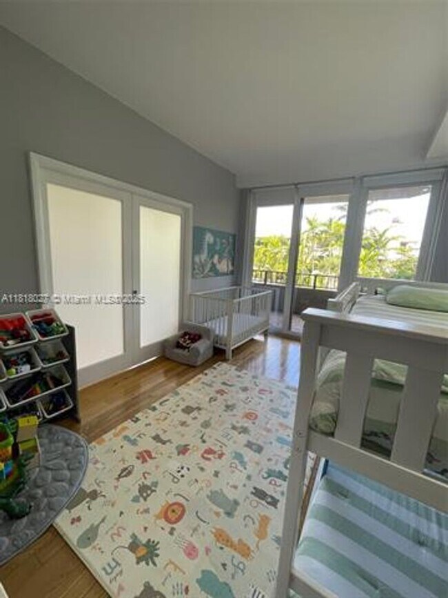 Building Photo - 151 Crandon Blvd