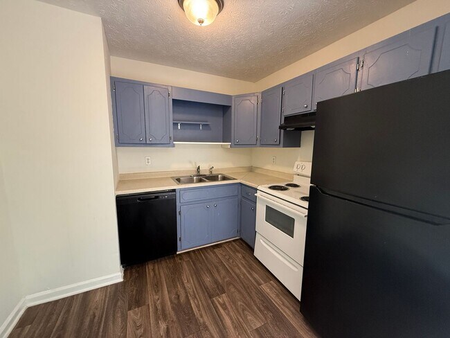 Building Photo - 540/542 Rustwood Dr