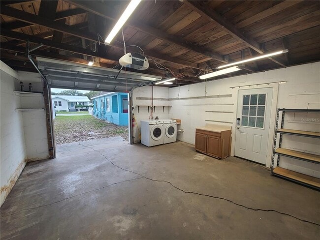 Building Photo - 107 W Minnehaha St