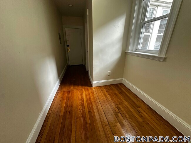 Building Photo - 1175 Boylston St