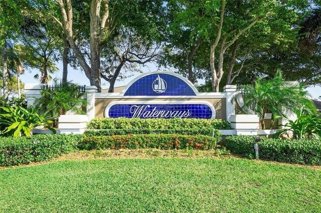 Building Photo - 1310 SW 48th Terrace