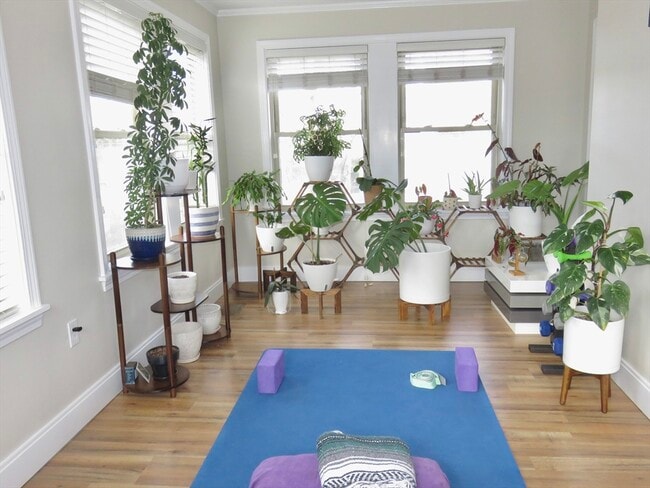 Building Photo - 35 Lovell Rd