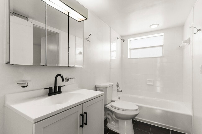 Building Photo - 4500 N Flagler Dr