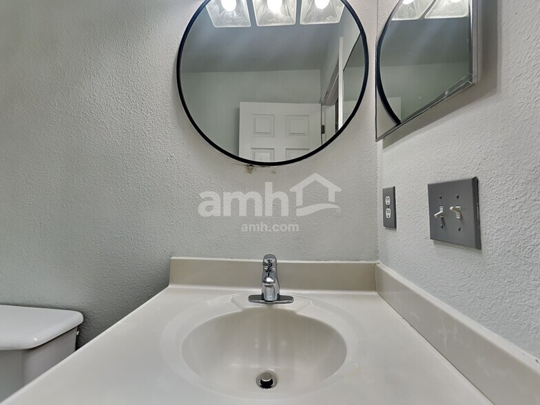 Building Photo - 13629 Silver Charm Ct