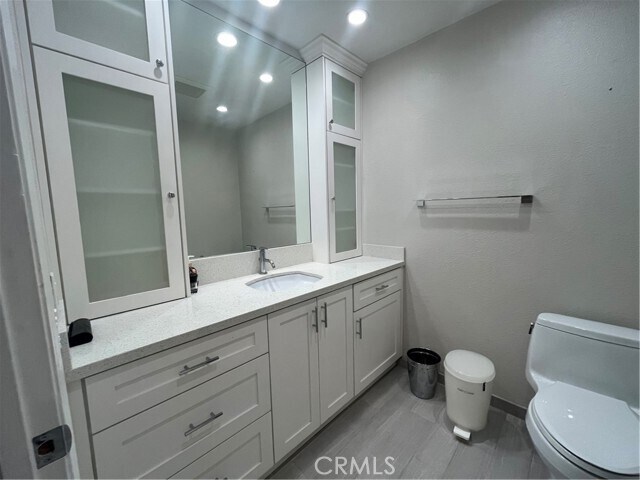 Building Photo - 3719 Country Club Dr