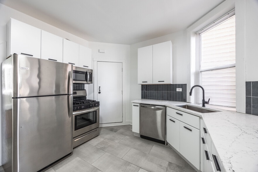 Building Photo - 1841 N Kedzie Ave