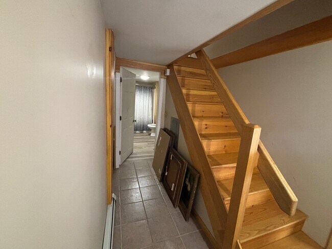 Building Photo - Hinckley Rd