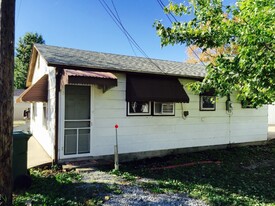 Building Photo - 2015 Herbert St