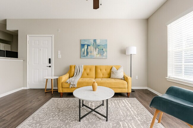 Building Photo - 6225 Saratoga Blvd