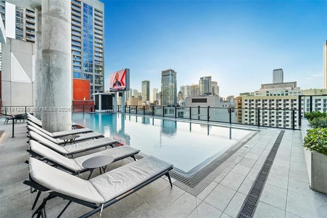 Building Photo - 398 NE 5th St