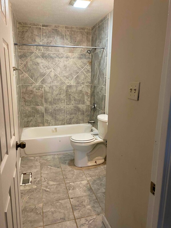 Building Photo - 9008 John Paul Ct