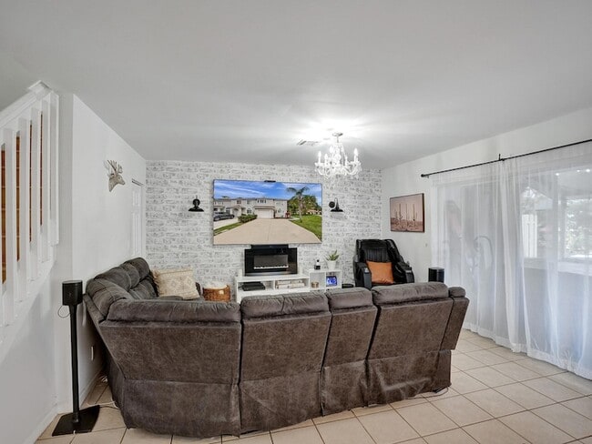 Building Photo - 1488 SW 47th Ave