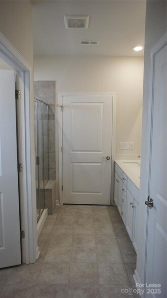 Building Photo - 137 Pampas Pl