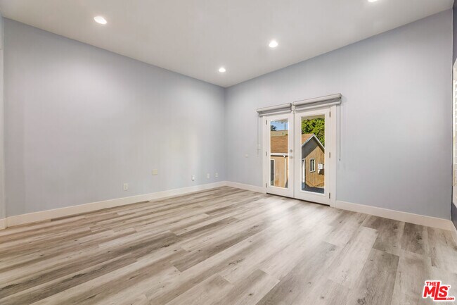 Building Photo - 1112 S Highland Ave