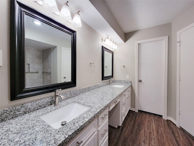 Building Photo - 6606 Brittany Park Ln