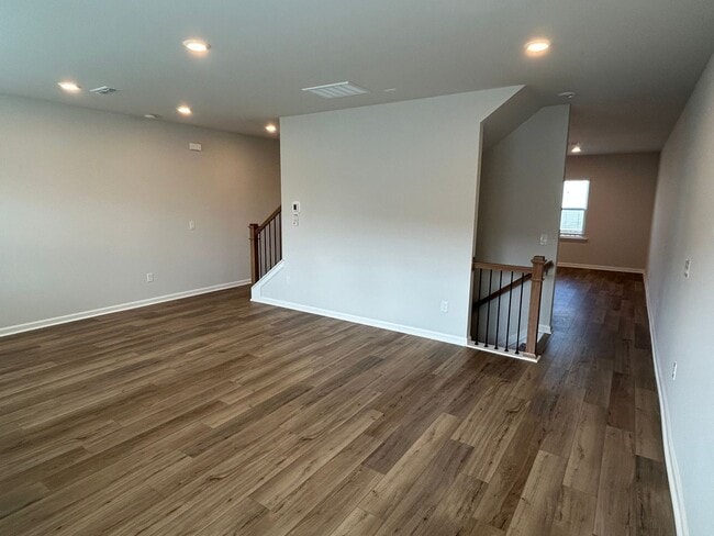 Building Photo - NEW 4 bed/3.5 bath townhome for rent in Apex