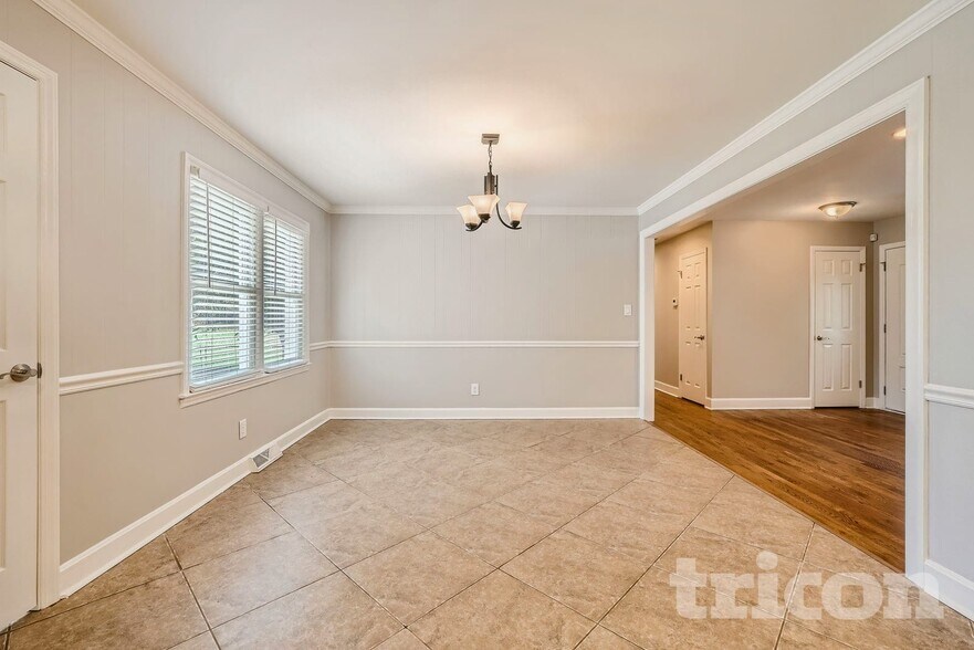 Building Photo - 7133 Starvalley Dr