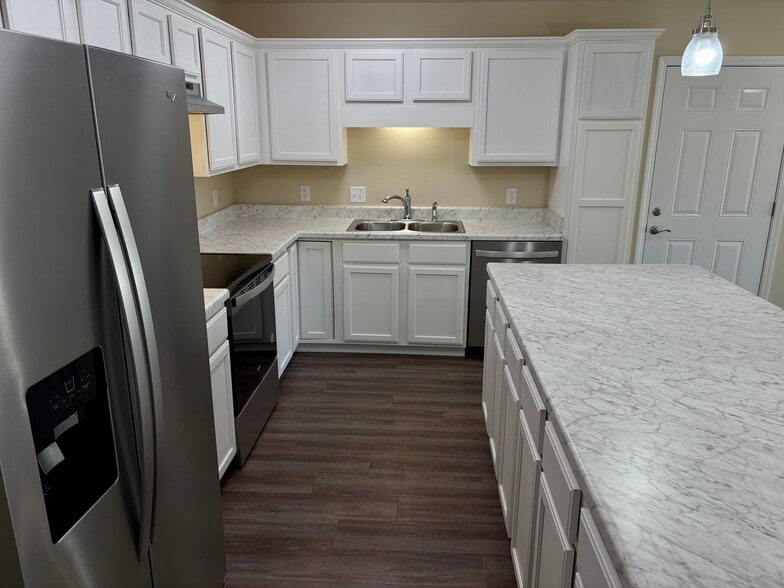 Building Photo - 1906 Ontario Ct