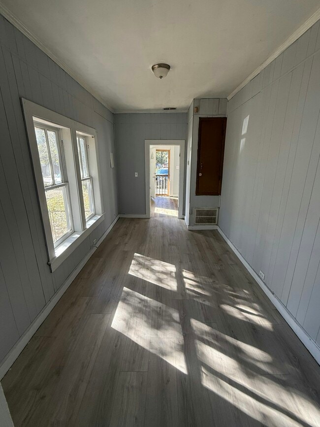 Building Photo - 1070 Arlington St