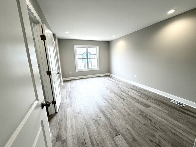 Building Photo - 1 Melissa Ln