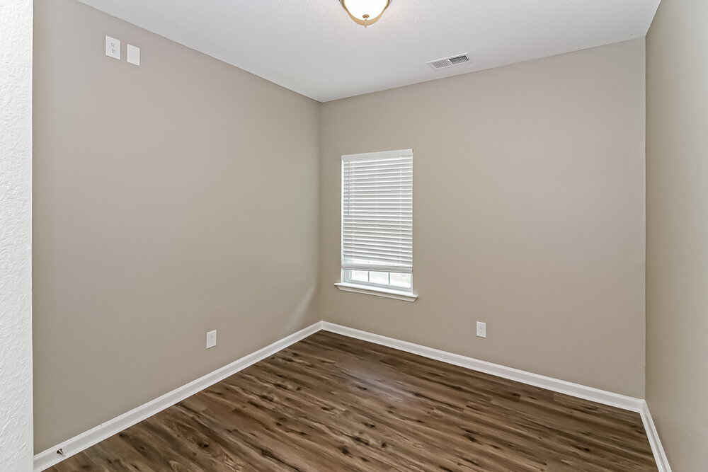 Building Photo - 9864 White Poplar Dr