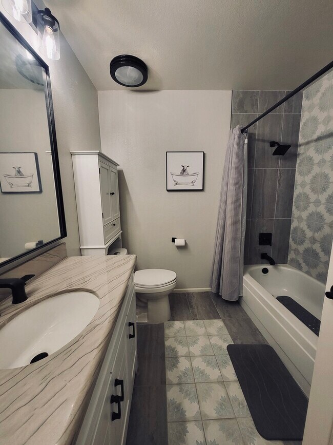 Building Photo - 6609 W Sierra St