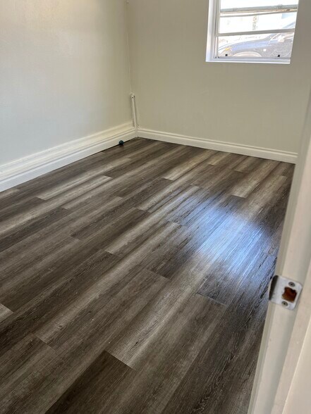 Building Photo - 5158 Wood Ave