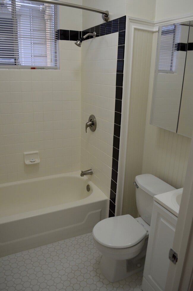 Building Photo - 39A Pearl Street-