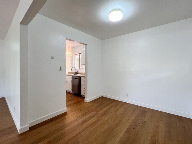 Building Photo - Updated Three Bedroom Napa Home