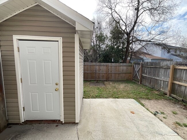 Building Photo - 3924 Miramar Ct