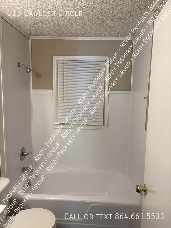 Building Photo - 213 Caulder Cir