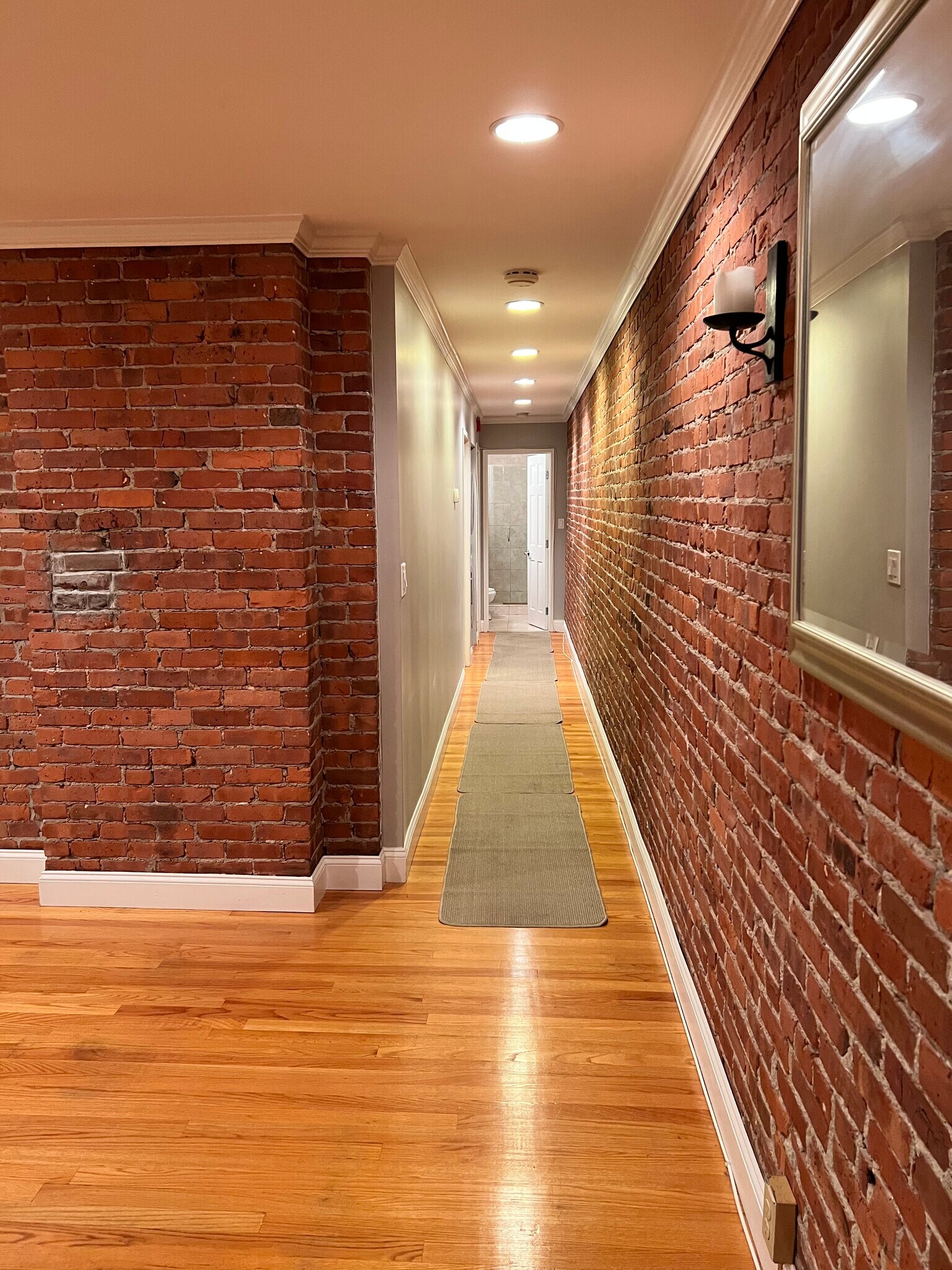 Building Photo - 95 Gainsborough St