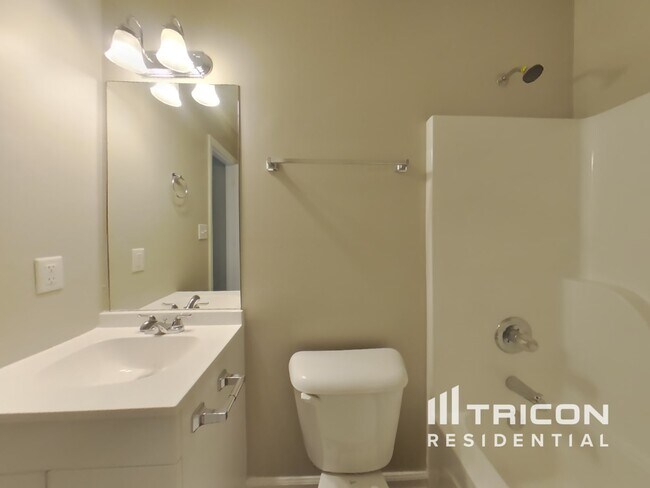 Building Photo - 280 Chestnut Dr