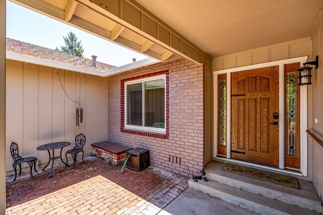 Building Photo - 113 Sherwood Dr