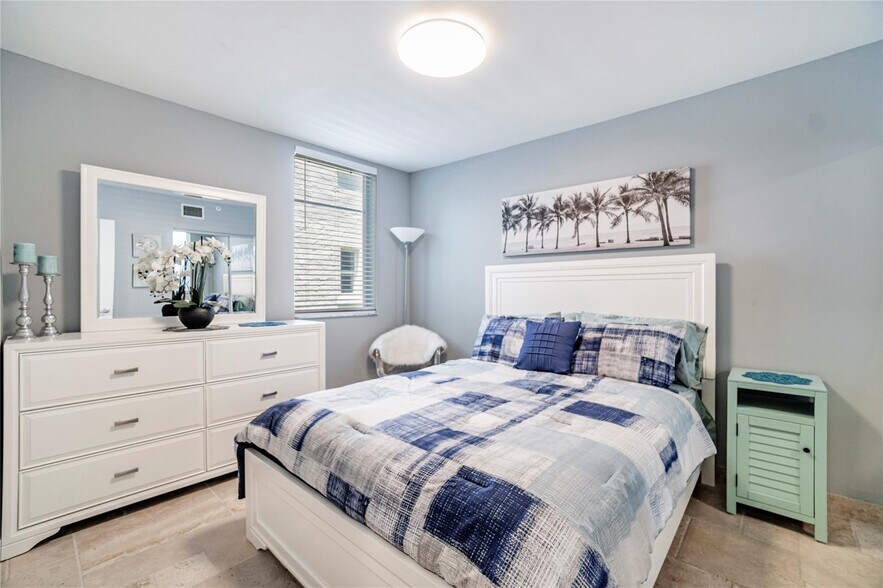 Building Photo - 1532 Drexel Ave