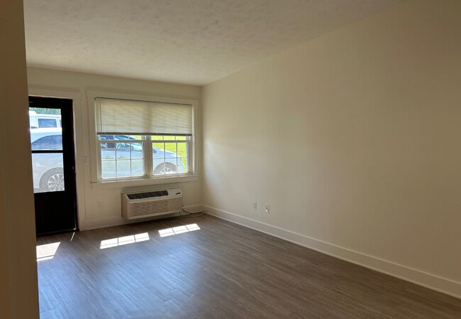 Building Photo - Maplewood Apartments