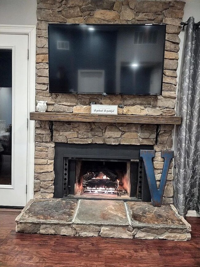 Building Photo - Beautiful 3 Bedroom/ 2 Bath condominium wi...