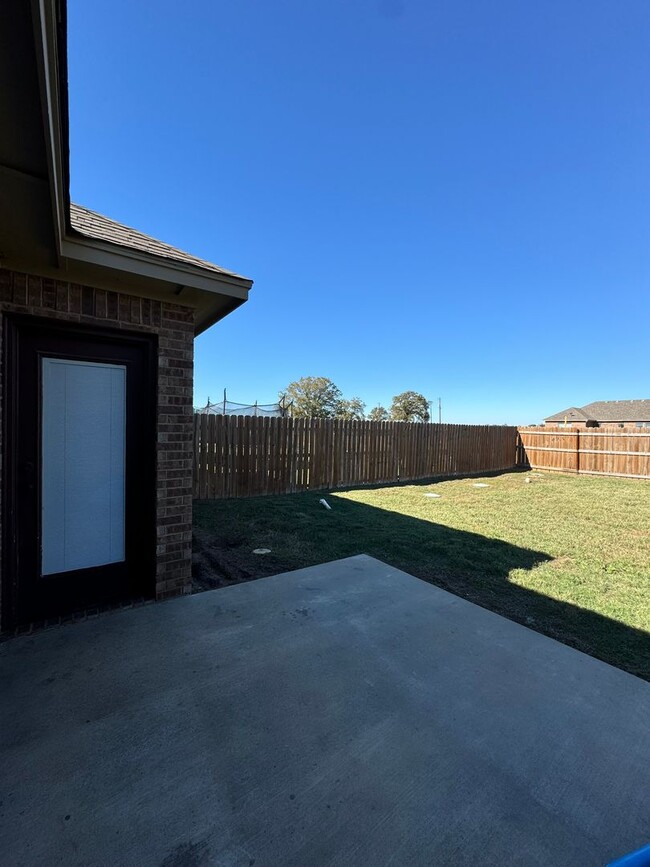 Building Photo - Brock ISD - Country Living at its BEST - 3...