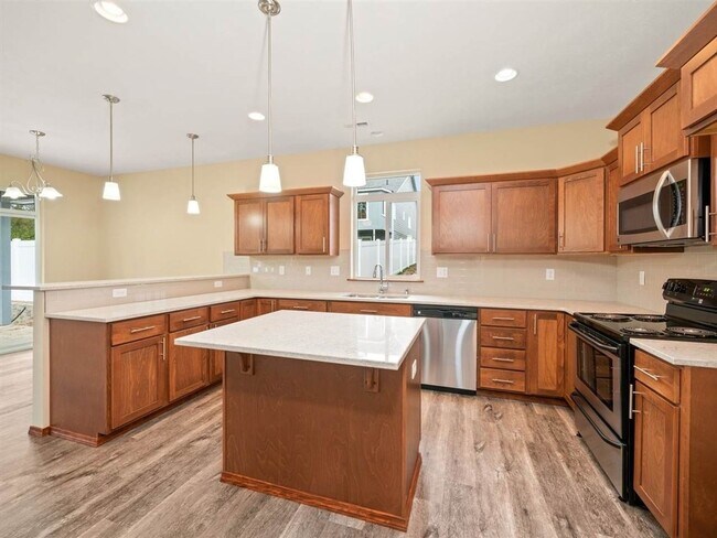 Building Photo - ***COMING SOON 11/2025*** Welcome Home to ...