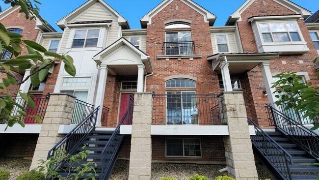 Primary Photo - STUNNING LUXURY TOWNHOME 3 BEDROOM, 2 FULL...
