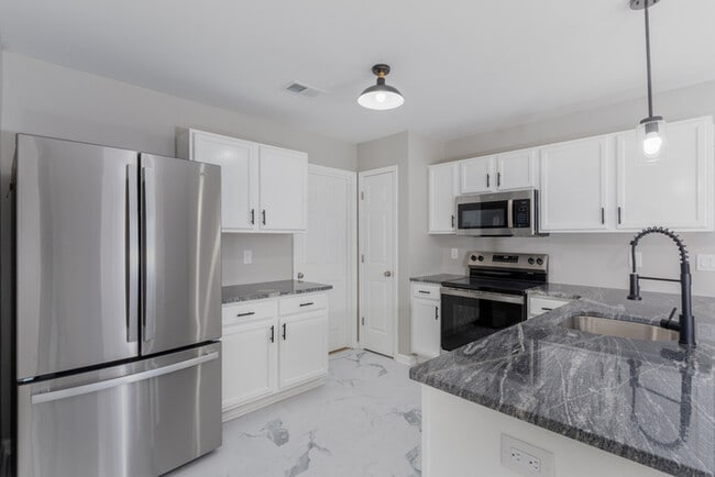 Building Photo - 1021 Aderley Oak Dr