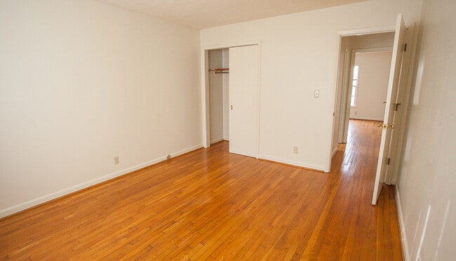 Building Photo - 959 Donaghe St