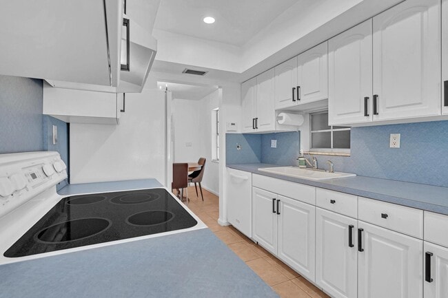 Building Photo - 313 NW 42nd St