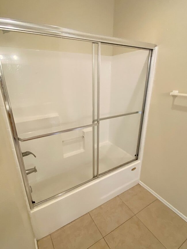 Building Photo - MAY MOVE IN SPECIAL - 1 Bedroom 1 Bath in ...