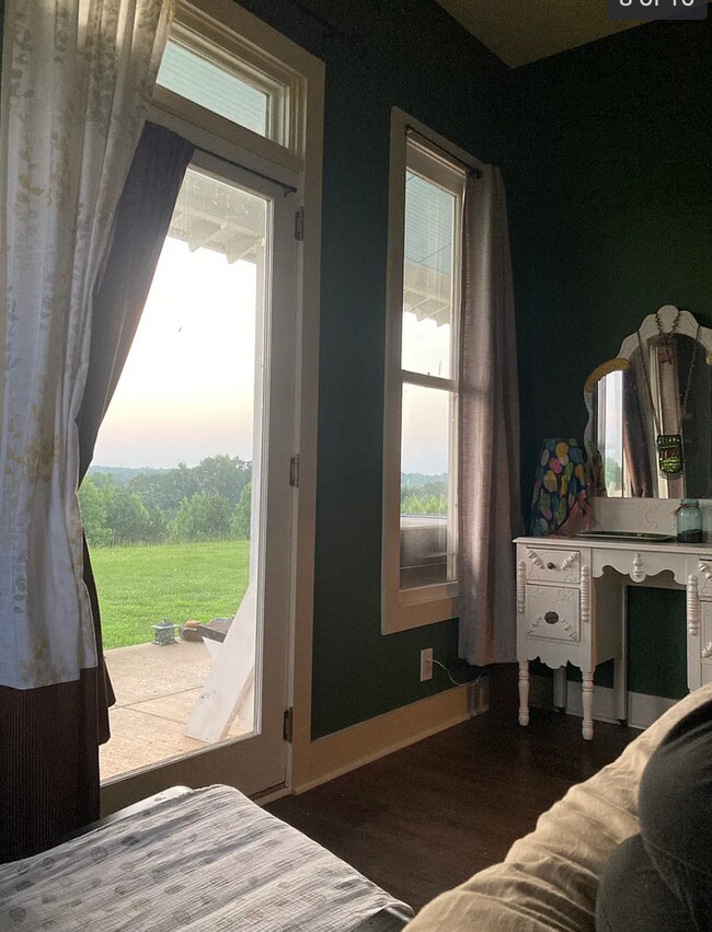 Building Photo - Turnkey Furnished Home on 5 Acres – Just B...