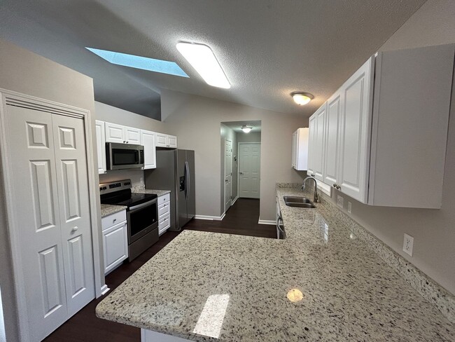 Building Photo - South AVL - Three Bedroom home with Wooded...