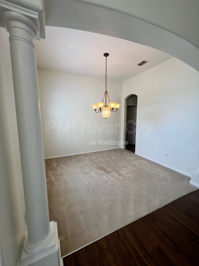 Building Photo - 2480 Ridge Will Dr