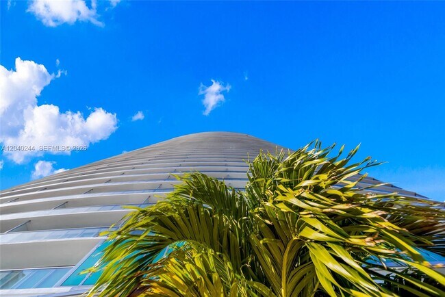 Building Photo - 888 Biscayne Blvd