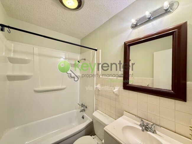 Building Photo - 4803 Orchard View Dr