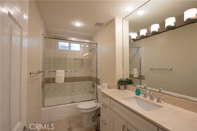 Building Photo - 5404 Seashore Dr